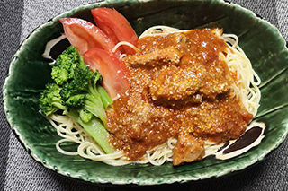 かけるだけ！かつおスパイスカレーパスタ